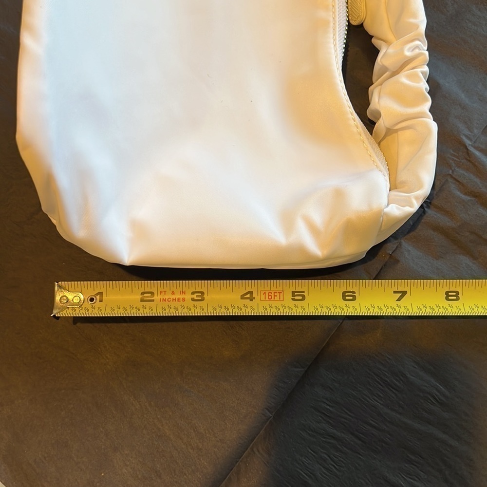 Stony CLOVER LANE NWT WHITE NYLON SCRUNCH SHOULDER BAG - Picture 5 of 8